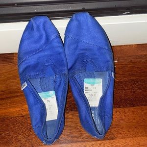 Blue Toms